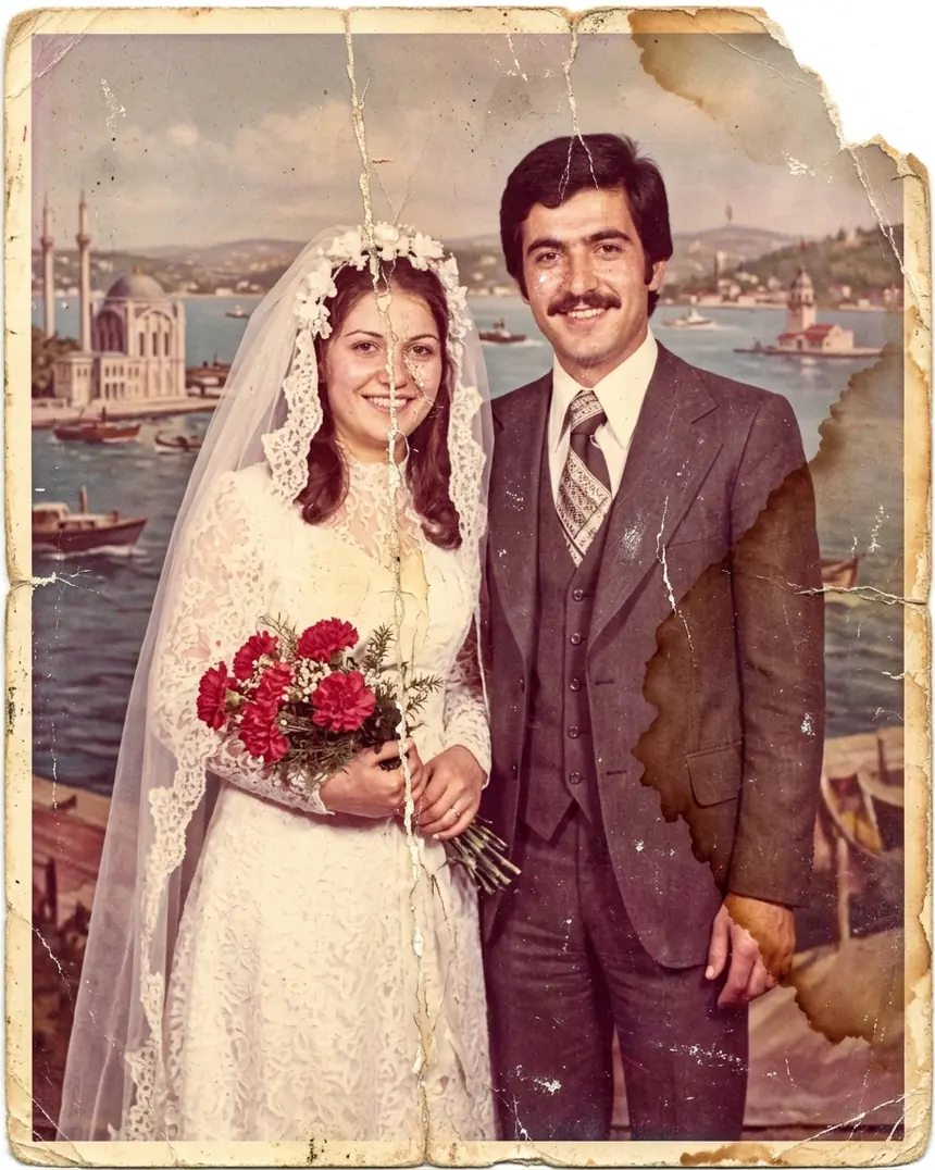 Önce: lekeli, kırışık ve yırtık eski bir düğün fotoğrafı.